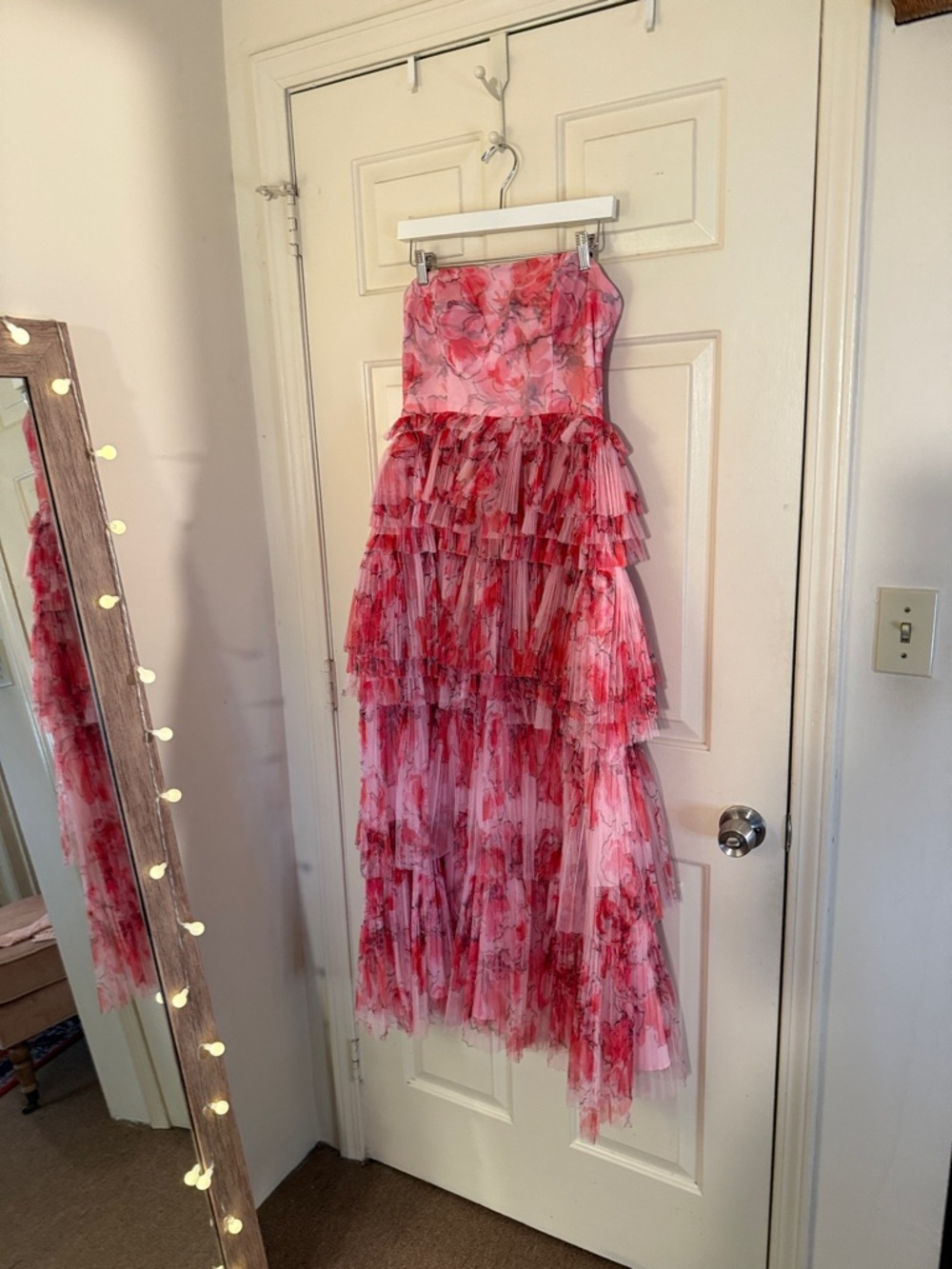 Hutch
Outline Floral Tiered Strapless Maxi Dress - Picture 5 of 16